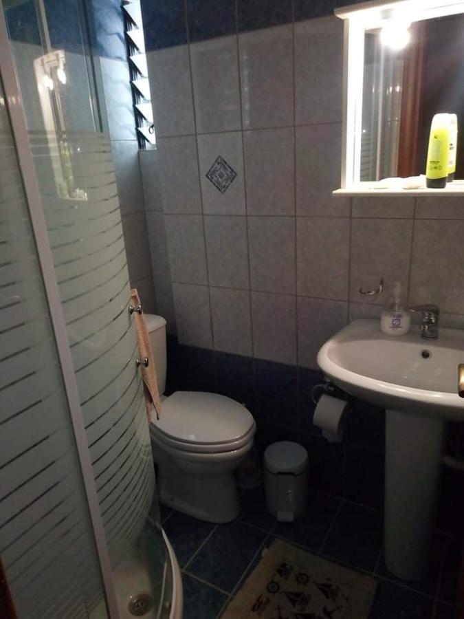 Whole Apartment In Loutsa With Amazing View Loútsa Exterior foto